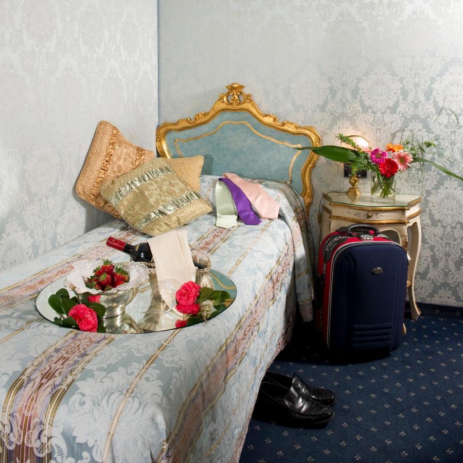 Hotel Carlton On The Grand Canal Venezia Esterno foto