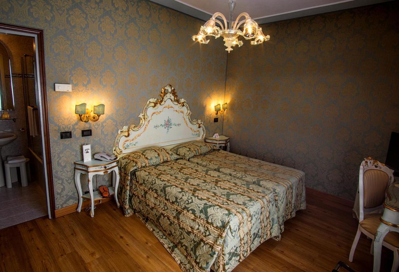 Hotel Carlton On The Grand Canal Venezia Esterno foto