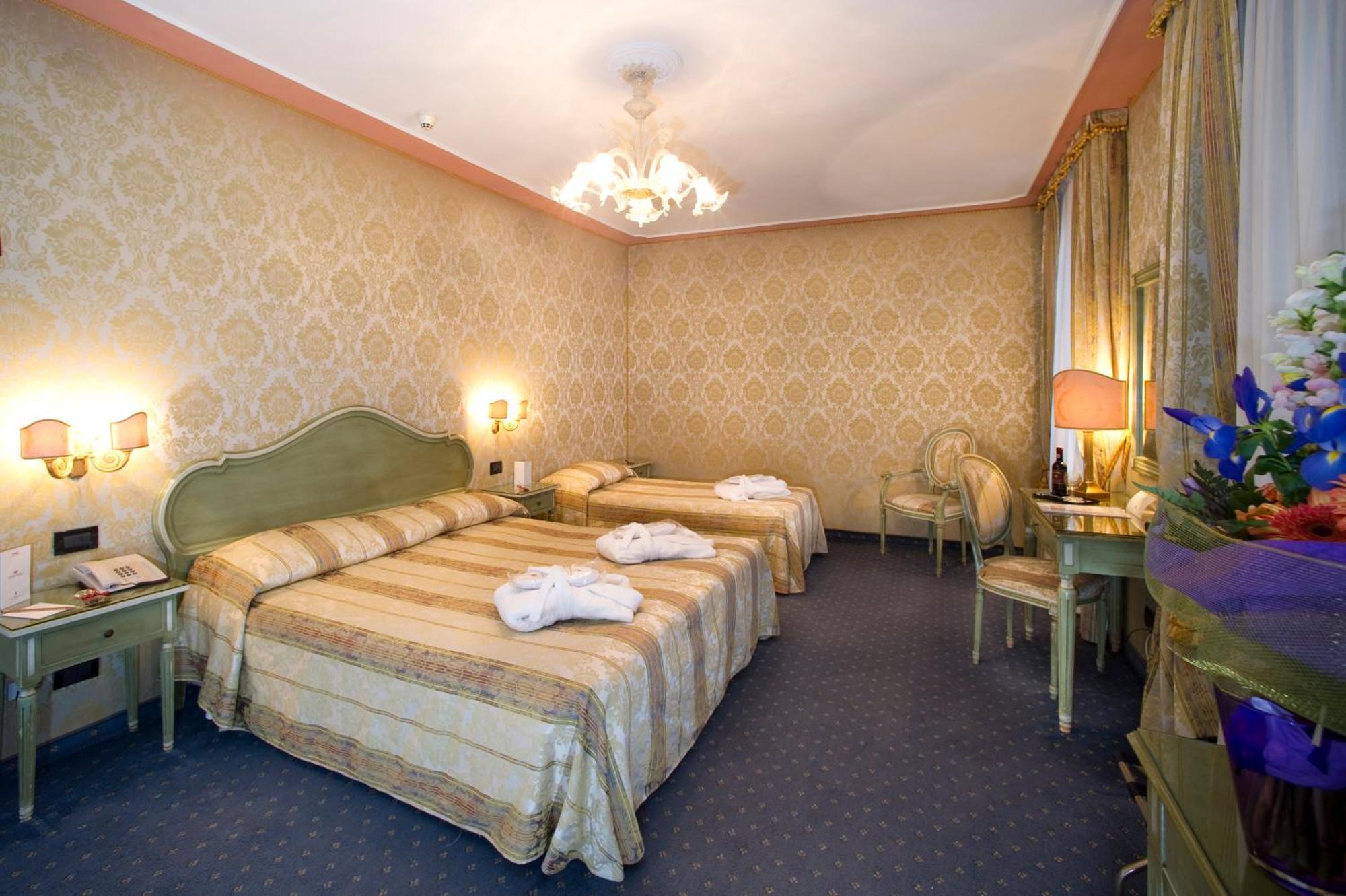 Hotel Carlton On The Grand Canal Venezia Camera foto